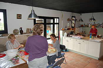 Preparations - helping hands Preparations for a fiesta in Mer Sober Ribeira Sacra