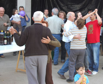 dancing / bailar
