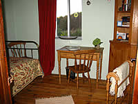 small bed room
